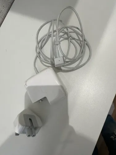 VENDO CARREGADOR APPLE MacBook 