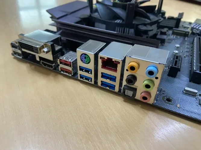 Placa-mãe ASUS ROG STRIX Z270E Gaming