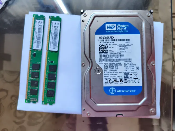 16gb ddr3 1600 (2 x8gb )  + HD wd 500gb  funcionando 