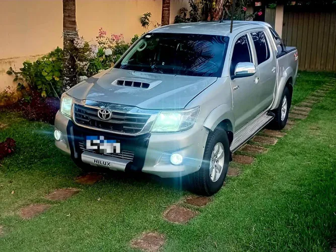 Toyota Hilux CD SRV D4-d 4X4 3.0 TDI Diesel AUT 2013
