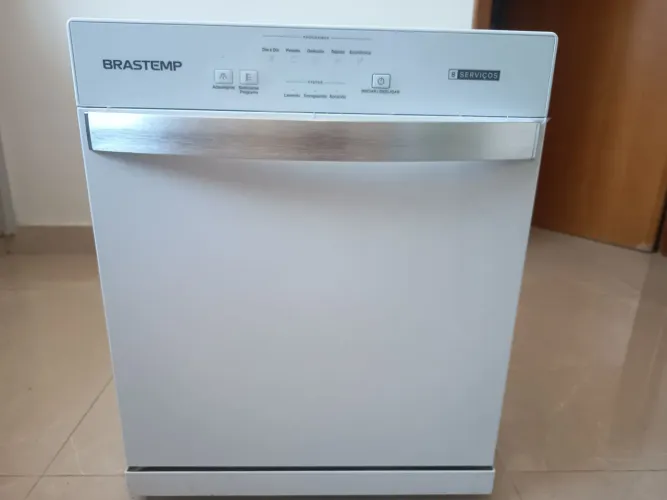 Lava Louças Brastemp 8 Serviços Semi-Nova.