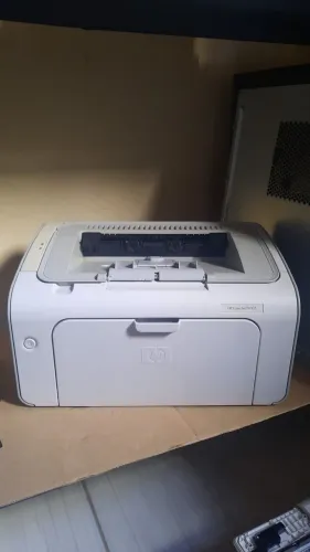 Impressora HP LaserJet P1005 Monocromática Laser