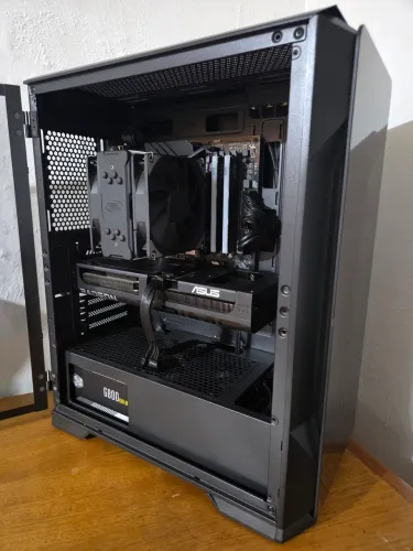 Computador Gamer Ryzen 7 5700X 32GB RX9060XT 16GB