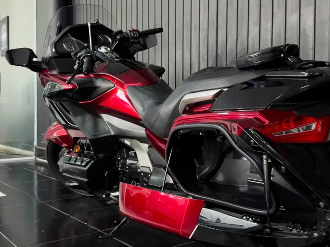 Honda GOLD Gasolina Automático