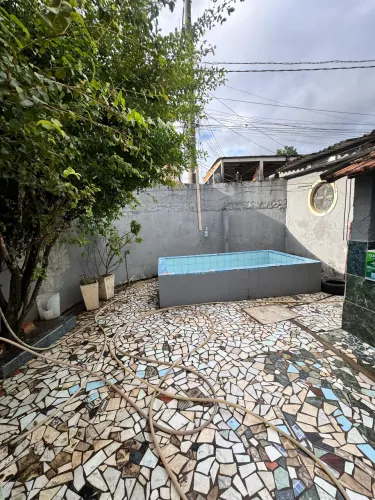 Casa grande com piscina