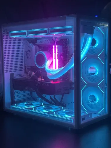 PC Gamer Ryzen 7 7800X3D + RTX 4060 + 32GB DDR5 + 2.4TB SSD