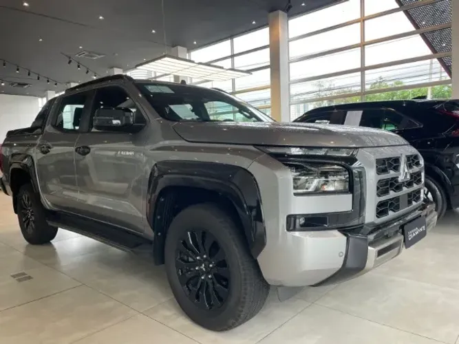 Mitsubishi TRITON Katana 2.4 CD 4X4 TB Diesel Aut. 2026