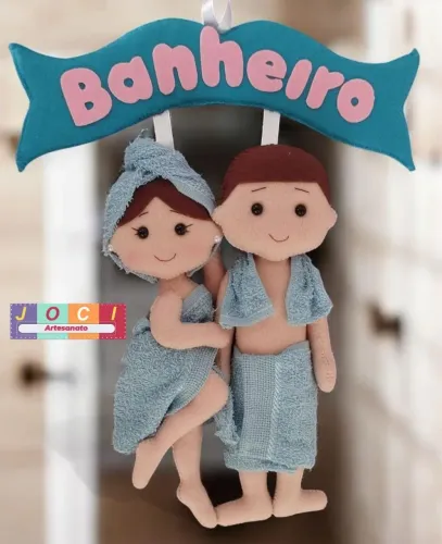 Decoração de porta de banheiro 