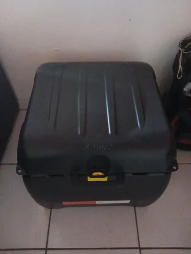 Vendo Baú 160 Litros