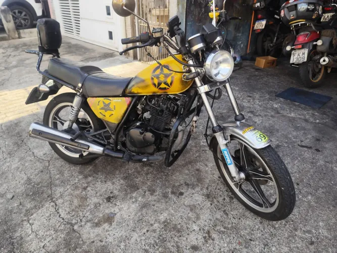 Suzuki intruder 125 2011