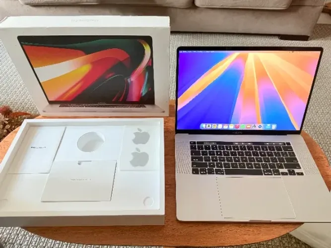 MacBook Pro i9 / 16 pol Touchbar / 2.3ghz turbo 4.8ghz / 16GB / 1TB Ssd / Radeon Pro 5500M