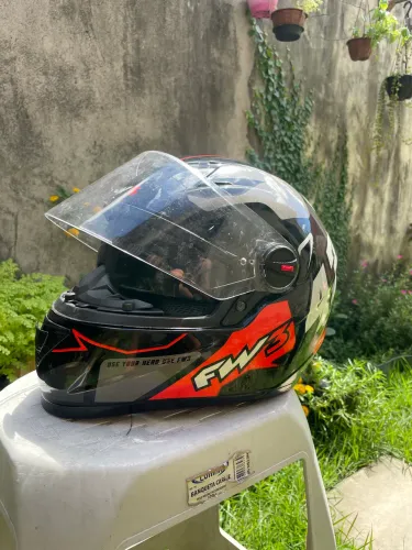 2 capacetes FW3