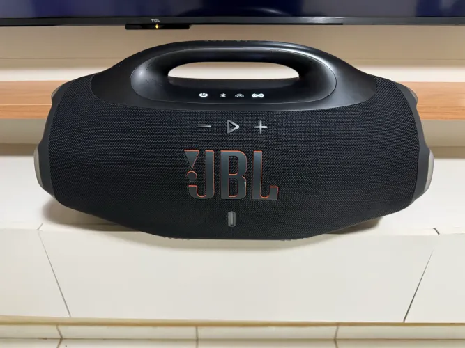 JBL boombox 4