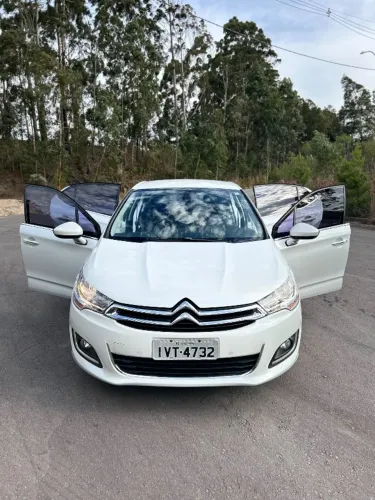 Citroen C4 Lounge Exclusive 1.6 Turbo 4P Aut. 2014