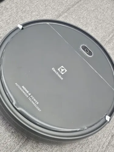 ?Aspirador de Pó Robô Electrolux ERB30 ? Na caixa / Sem uso real!