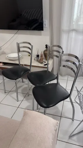 Vendo três cadeiras inox estofadas