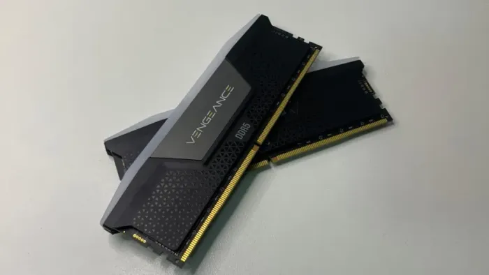 32GB (2X16GB) CORSAIR VENGEANCE RGB 6000MHZ