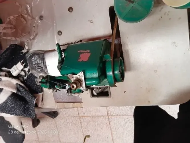 MAQUINA DE COSTURA OVERLOCK