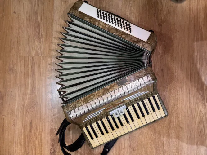 Acordeon Todeschini 48 baixos