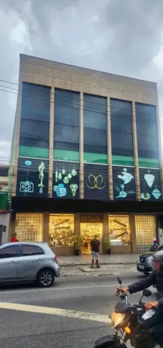 Imóvel para venda possui 440 metros quadrados em Benfica - Rio de Janeiro - RJ