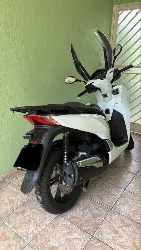 Honda sh300i Sport 2021- revisada concessionária