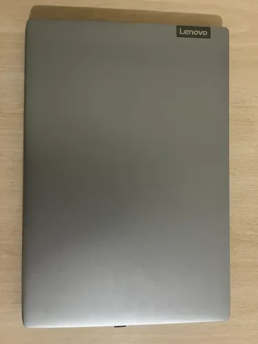 Notebook Lenovo 8G RAM Placa de Vídeo AMD Vega 3