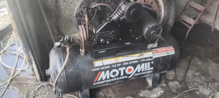 Compressor de ar profissional seminovo 
