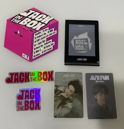 álbum jack in the box do J-Hope com 2 weverse pob (qr code nunca usado, não acompanha card