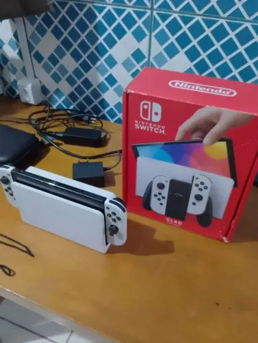 Nintendo Switch Oled Desbloqueado 256gb + Pro Controller Original