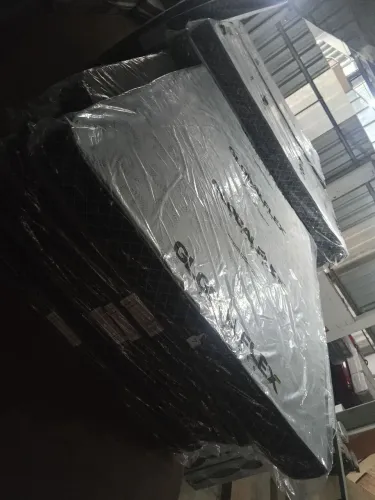 Colchão de casal com densidade D33 a espuma direto da fábrica, com 14 cm de altura a 