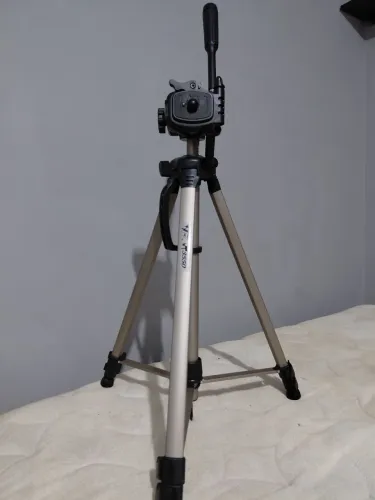 tripé  para camera fotografica ou filmadora