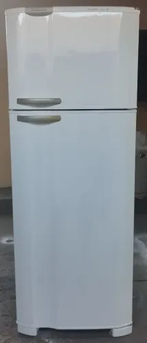 Geladeira. Eletrolux. Degelo seco. 460L. 110v