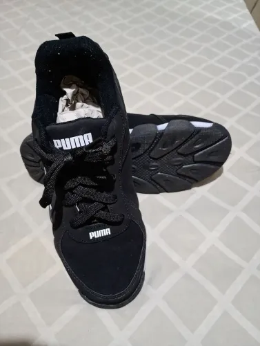 Tênis preto puma