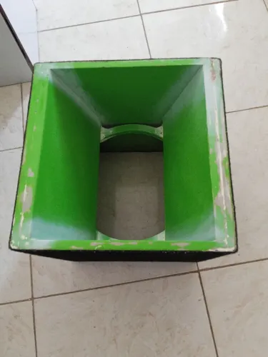 Vendo caixa de médio 12p