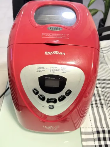 Panificadora Britânia Multi Pane vermelha