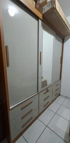 Guarda Roupa Casal com Espelho 3 Portas 9 Gavetas
