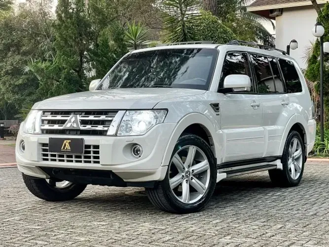 Mitsubishi Pajero HPE Full 3.2 4X4 T.i.dies. 5P AUT 2014