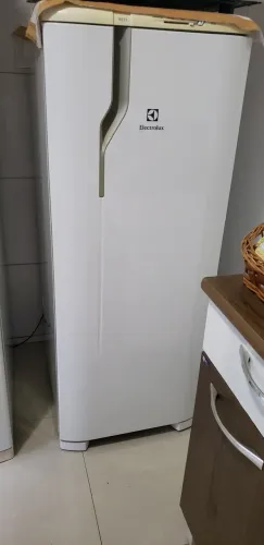 Vende-se está geladeira 