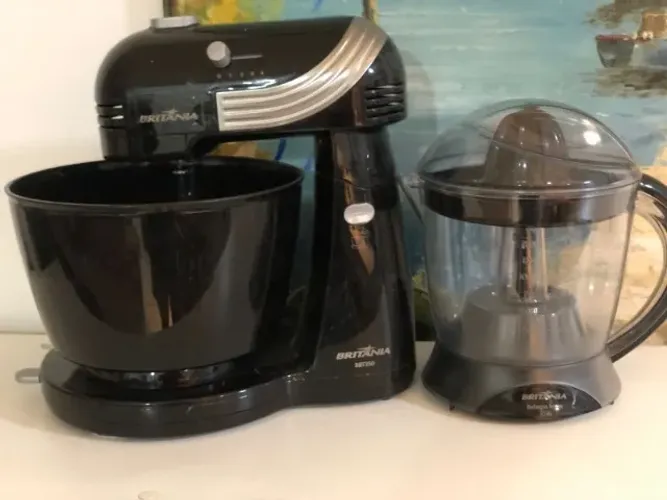 Kit Britânia: Batedeira BBT350 + Espremedor Bellagio