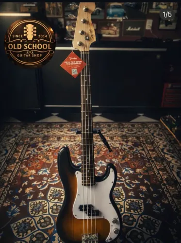 Baixo squier precision  zero na caixa