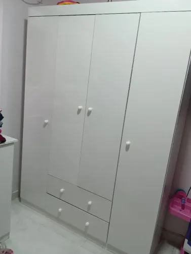 Guarda roupa e cômoda infantil 