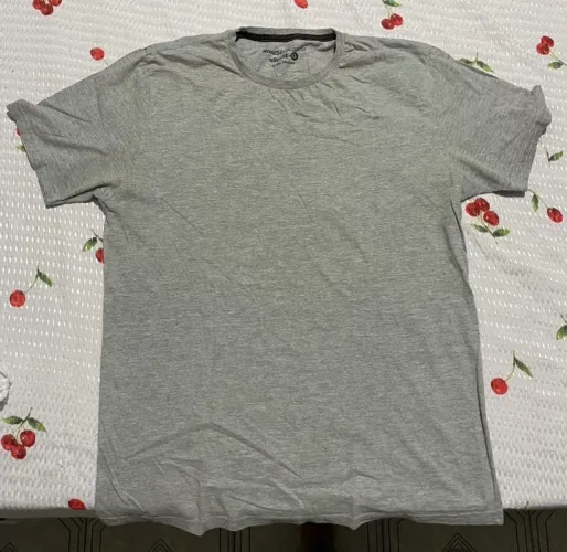 Roupas masculinas e femininas, acesse o perfil
