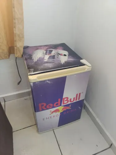 ? freegobar Philco 220v envelopado de Redbull 