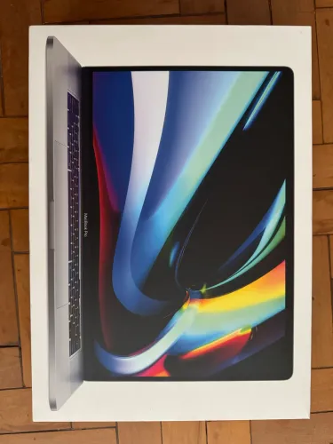 Caixa MacBook Air vazia 16?