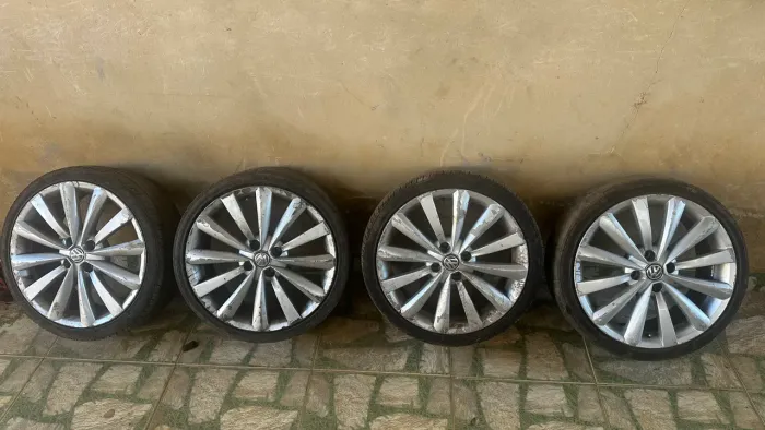 Jogo de Rodas VW Budapest Aro 17 - Originais Voyage/Gol Highline (Furação 4x100)