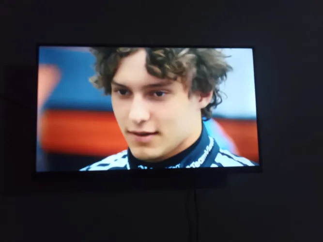 Televisão smart tv nova sem defeito