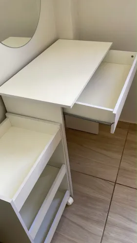 Penteadeira / Escrivaninha - Usado 