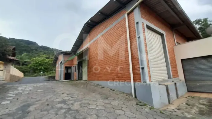 Galpão para Locação com 387 m² em Blumenau