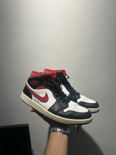 Jordan 1 Mid OG Black Gym Red