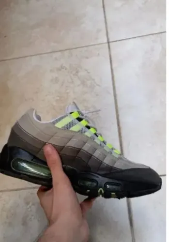 Air Max 95 neon